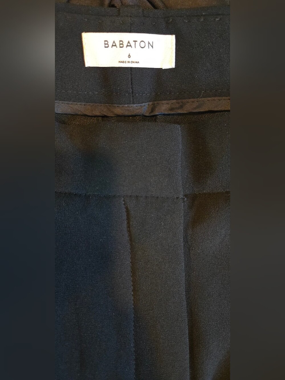 Aritzia Babaton Eversential Tailored Pleated Black High-Waist Women’s 6 Shorts - Picture 3 of 6